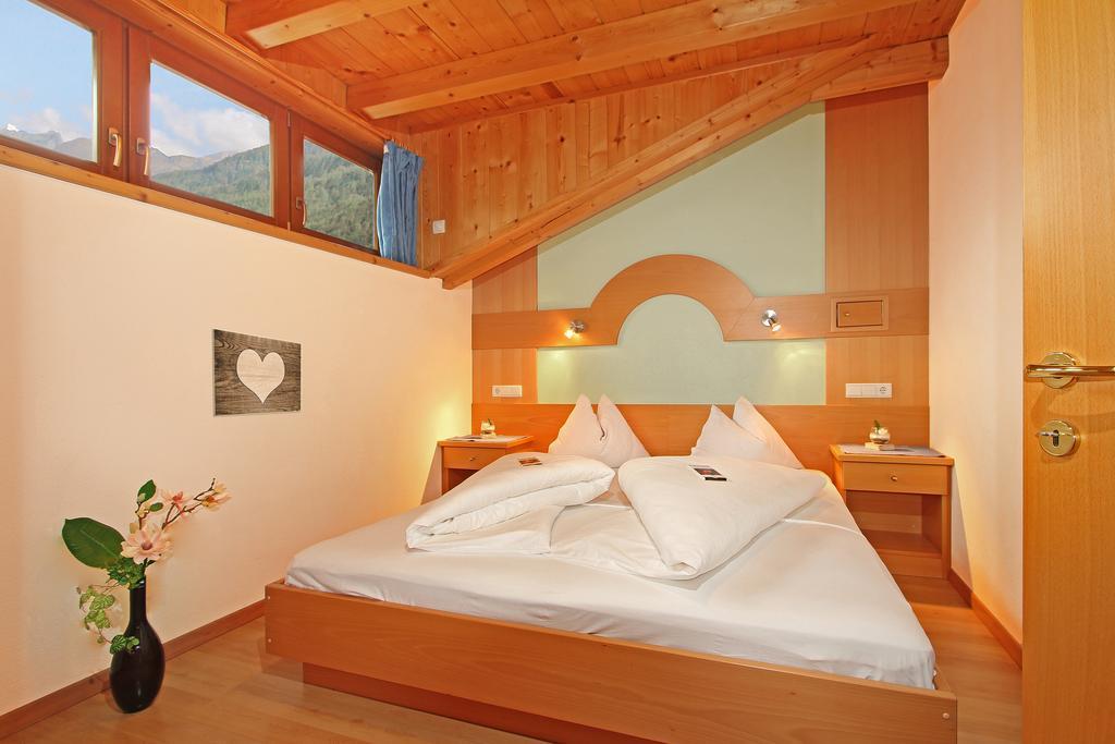 Obermairhof Apartman San Giacomo  Szoba fotó